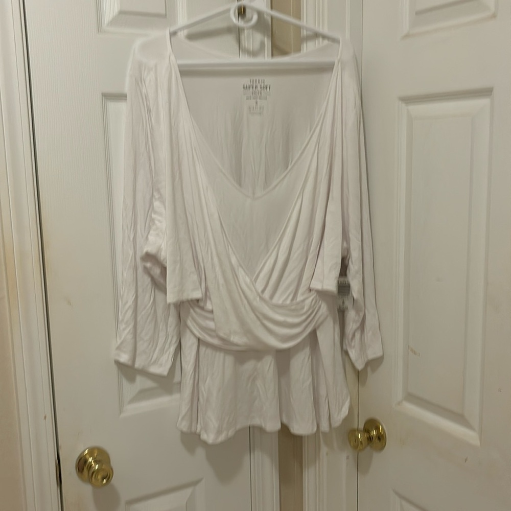 Torrid white long sleeve shirt with tags size 5